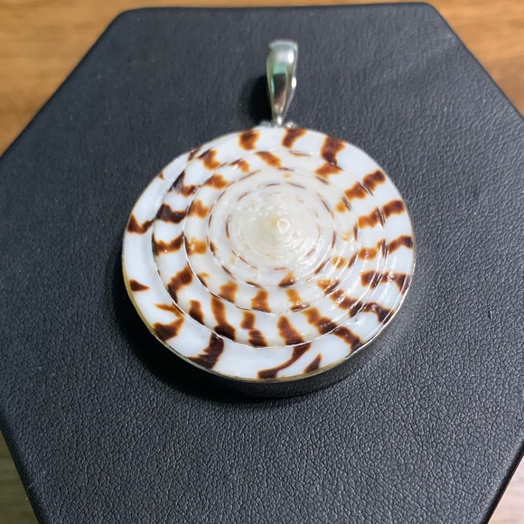 Seashell Pendant - Picture 2 of 4